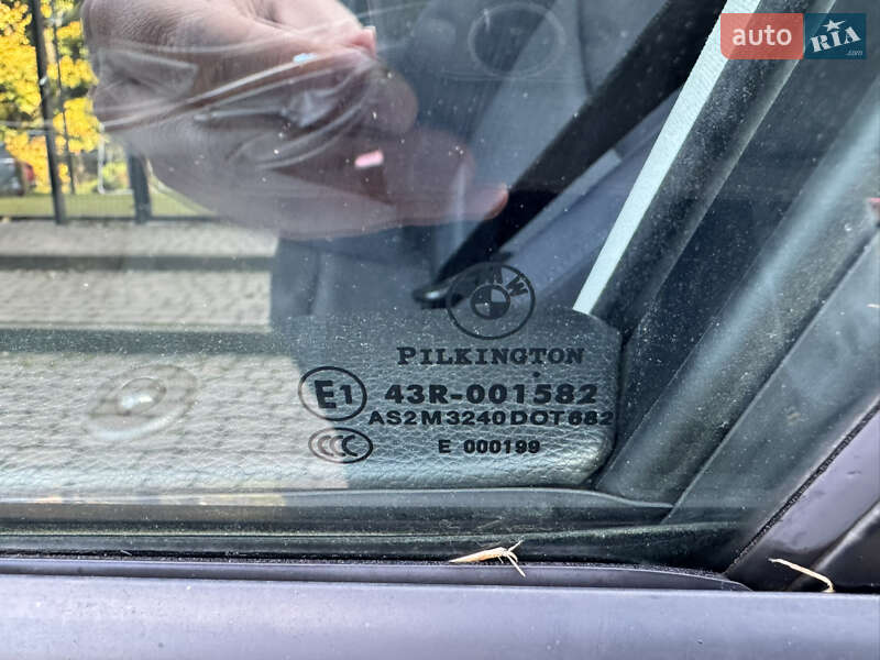 Седан BMW 3 Series 2005 в Львове