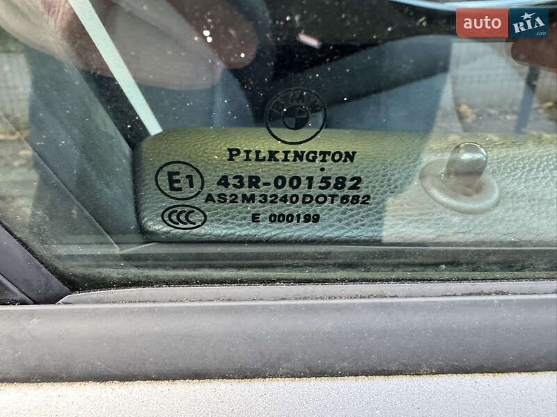 Седан BMW 3 Series 2005 в Львове