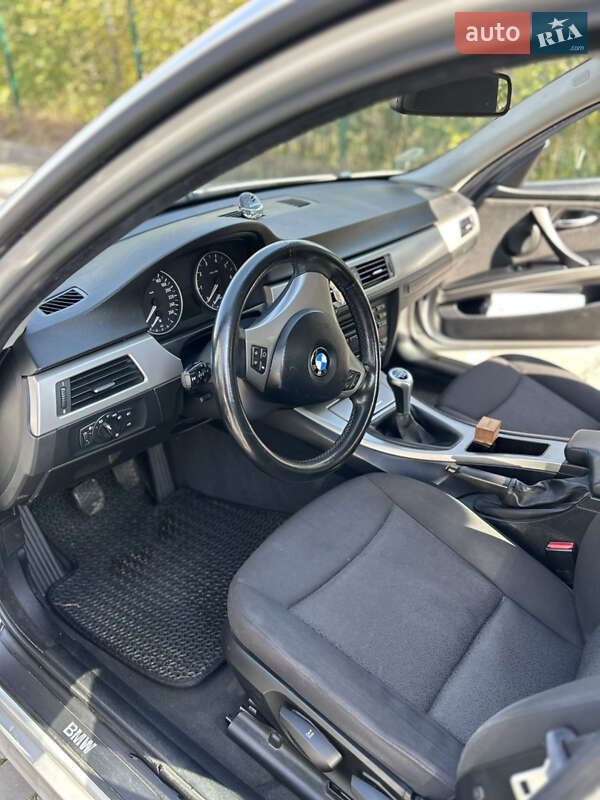 Седан BMW 3 Series 2005 в Луцке