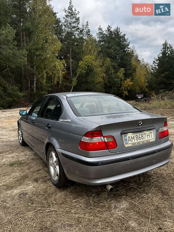 Седан BMW 3 Series 2003 в Корнине