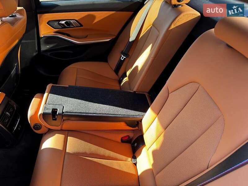 Седан BMW 3 Series 2023 в Львове