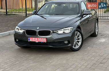 Седан BMW 3 Series 2017 в Нововолинську