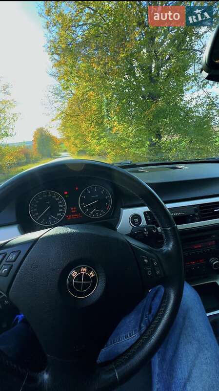 Седан BMW 3 Series 2009 в Бурштині
