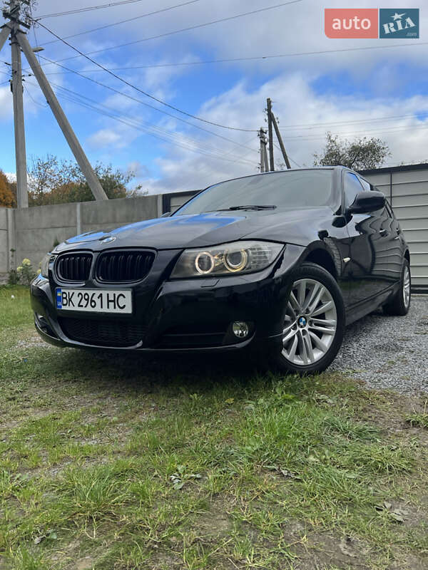 Универсал BMW 3 Series 2011 в Березному
