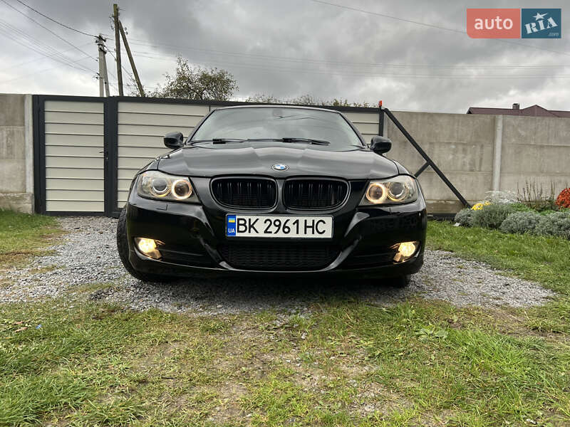 Универсал BMW 3 Series 2011 в Березному