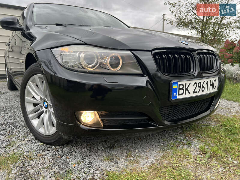 Универсал BMW 3 Series 2011 в Березному
