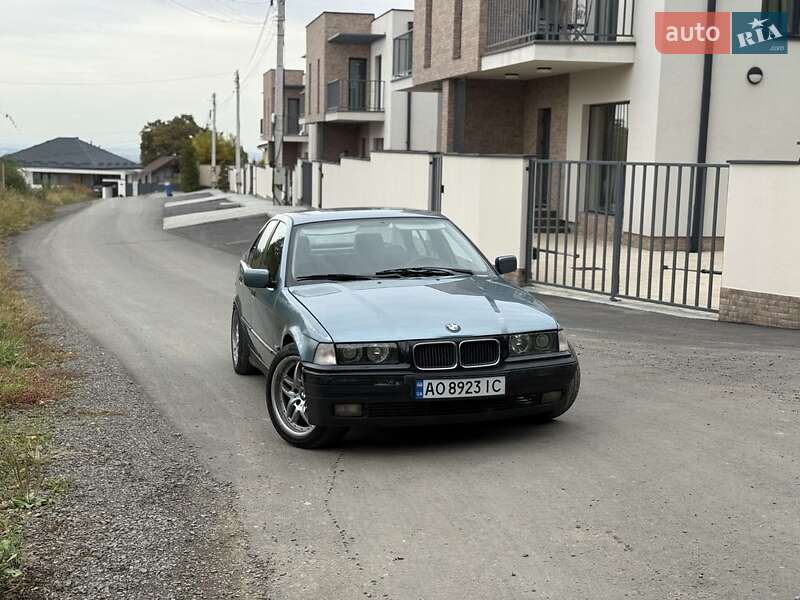 Седан BMW 3 Series 1995 в Ужгороде