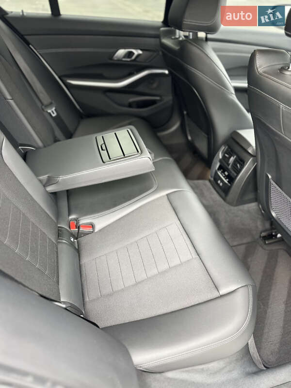 Седан BMW 3 Series 2021 в Києві фото 25 Седан BMW 3 Series 2021 в Києві