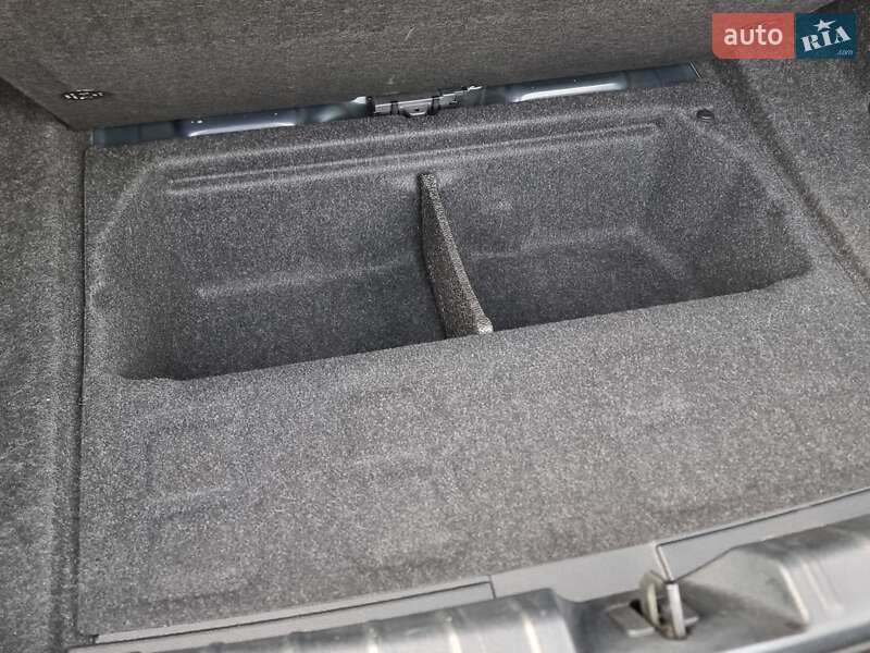 Седан BMW 3 Series 2012 в Києві