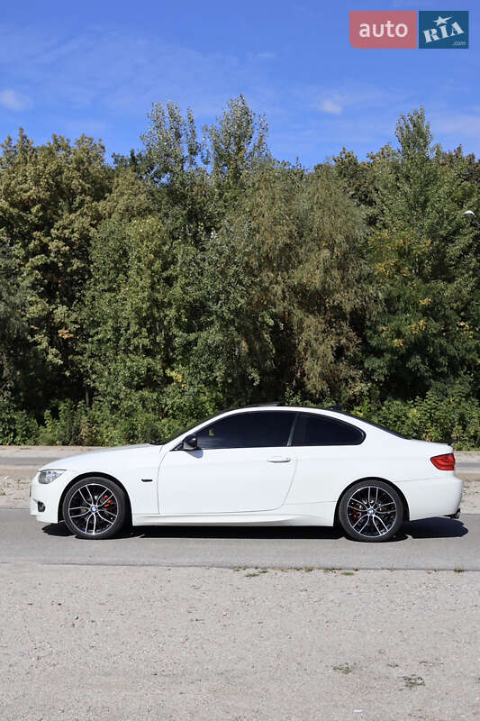 Купе BMW 3 Series 2010 в Днепре