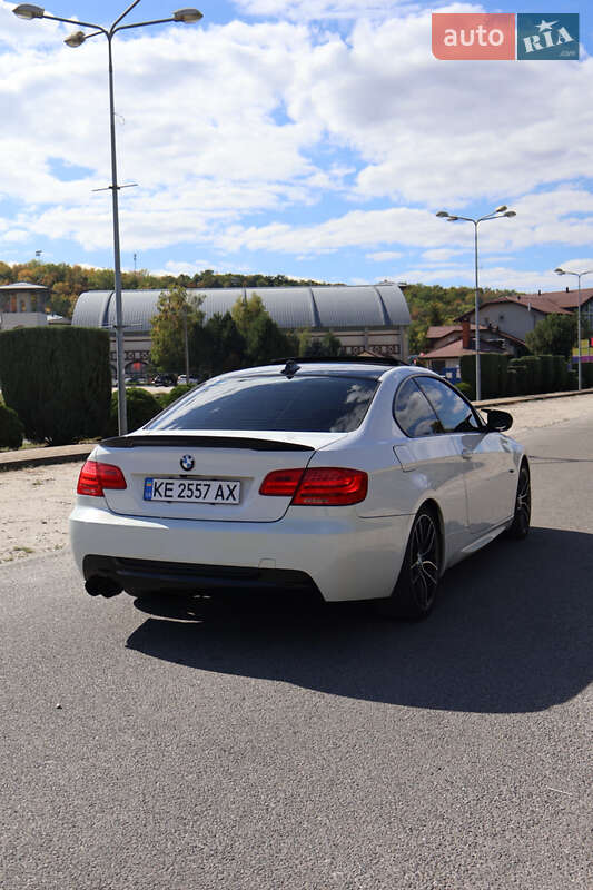 Купе BMW 3 Series 2010 в Днепре