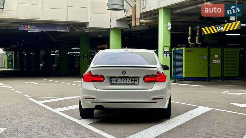 Седан BMW 3 Series 2016 в Киеве