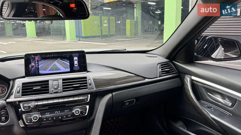 Седан BMW 3 Series 2016 в Киеве