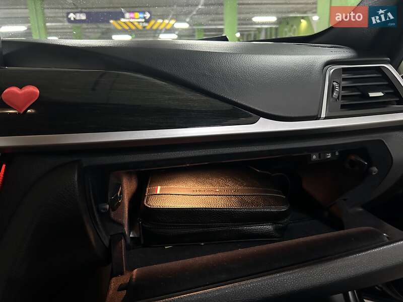 Седан BMW 3 Series 2017 в Києві фото 32 Седан BMW 3 Series 2017 в Києві