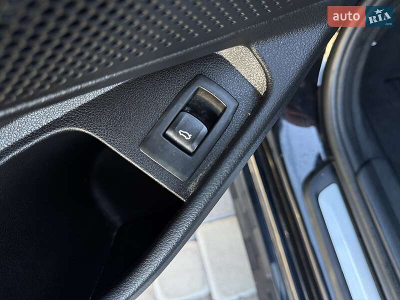 Седан BMW 3 Series 2021 в Львове