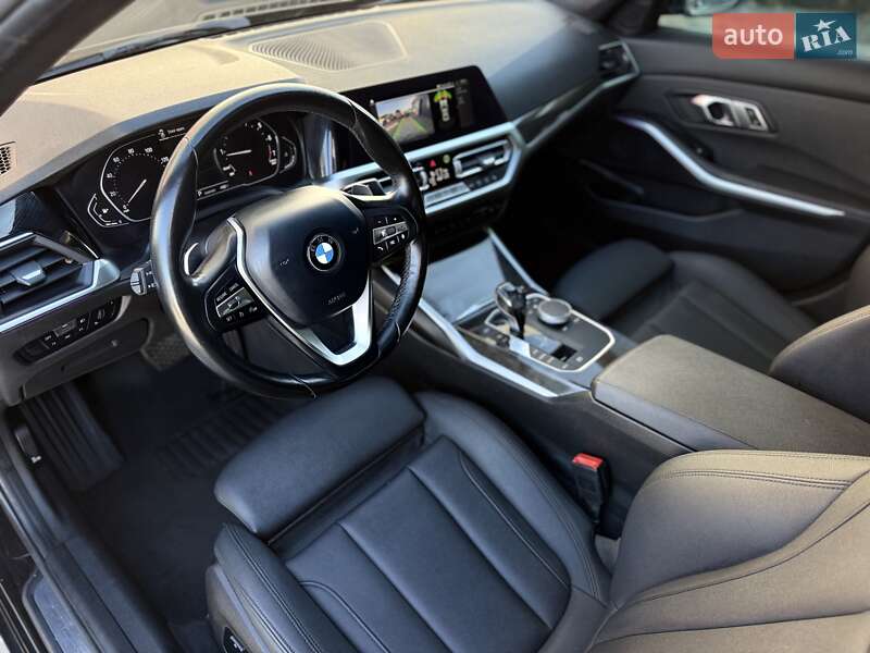 Седан BMW 3 Series 2021 в Львове