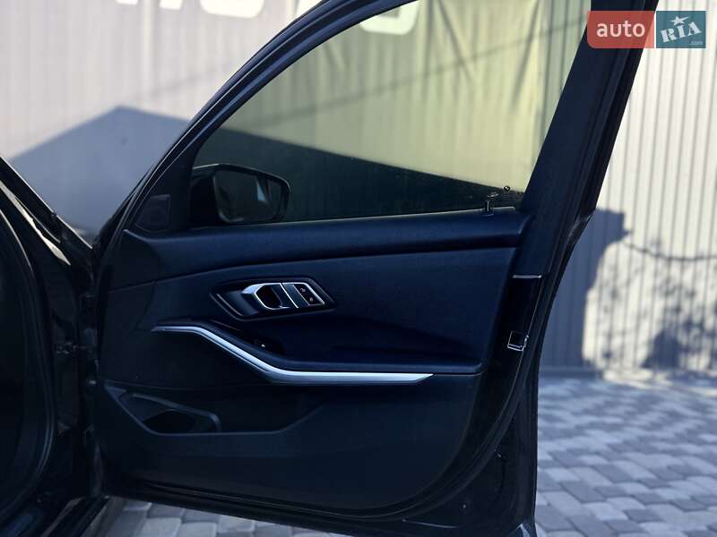 Седан BMW 3 Series 2021 в Львове