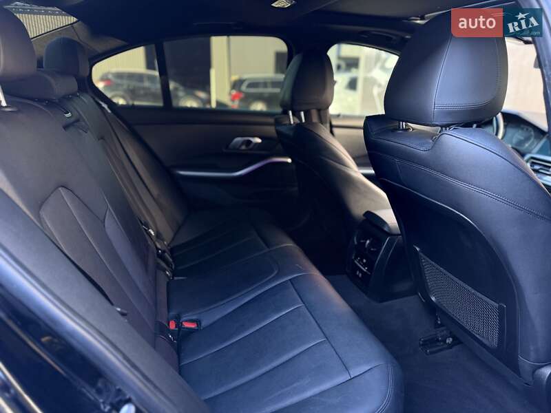 Седан BMW 3 Series 2021 в Львове