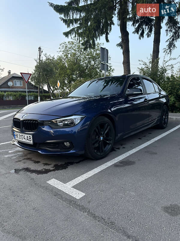 Седан BMW 3 Series 2016 в Ровно