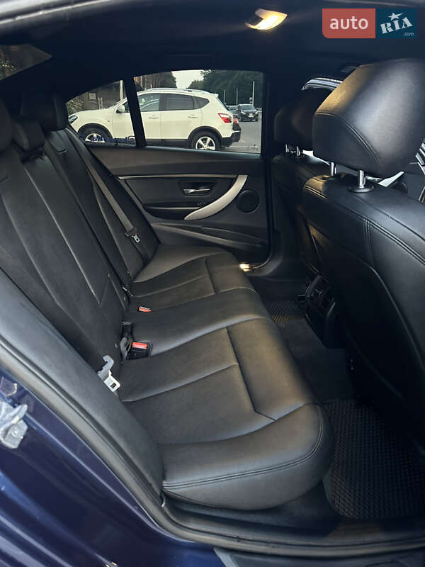 Седан BMW 3 Series 2016 в Ровно