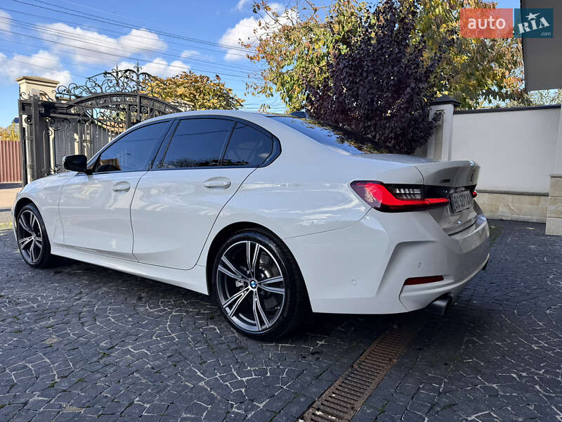 Седан BMW 3 Series 2023 в Львові