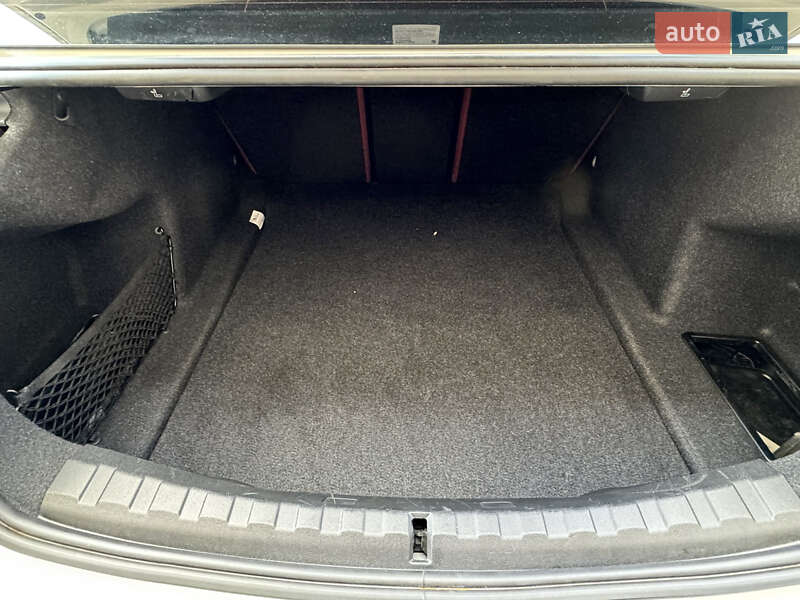 Седан BMW 3 Series 2023 в Львові