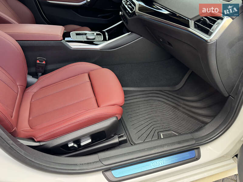 Седан BMW 3 Series 2023 в Львові