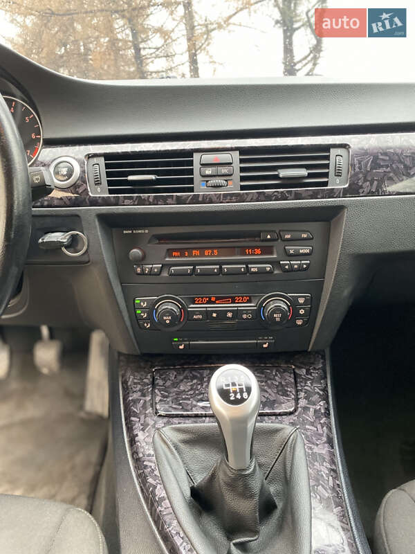 Седан BMW 3 Series 2005 в Звягеле