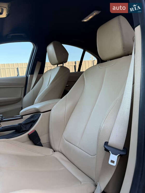 Седан BMW 3 Series 2015 в Хмельницькому