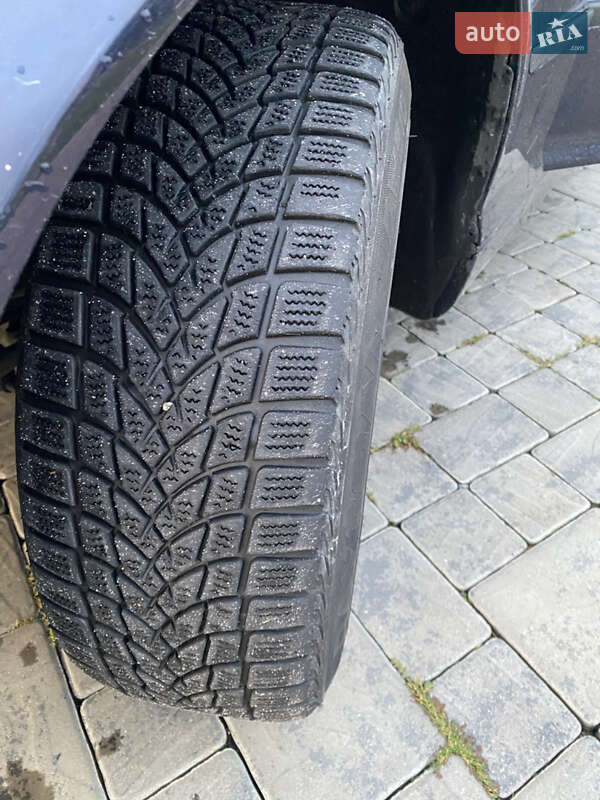 Седан BMW 3 Series 2004 в Ровно