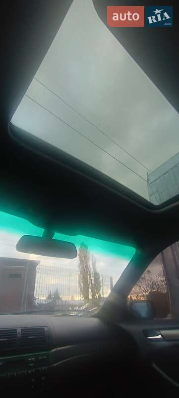 Седан BMW 3 Series 2004 в Киеве