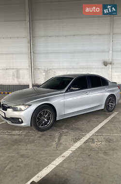 Седан BMW 3 Series 2015 в Ровно Седан BMW 3 Series 2015 в Ровно
