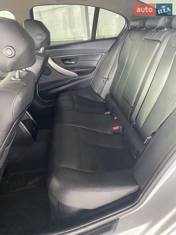 Седан BMW 3 Series 2015 в Ровно фото 15 Седан BMW 3 Series 2015 в Ровно