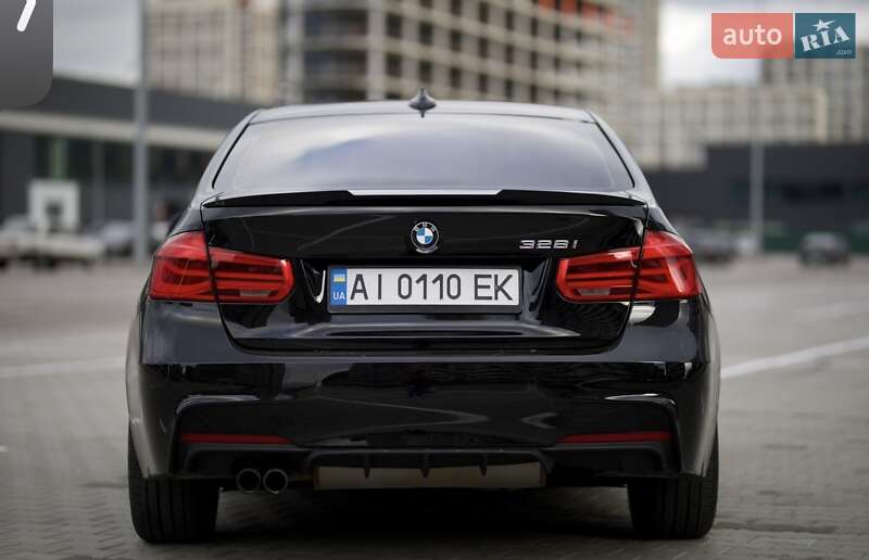 Седан BMW 3 Series 2016 в Киеве