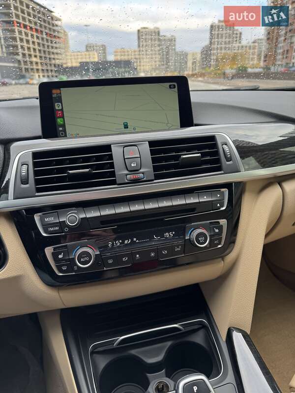 Седан BMW 3 Series 2016 в Киеве