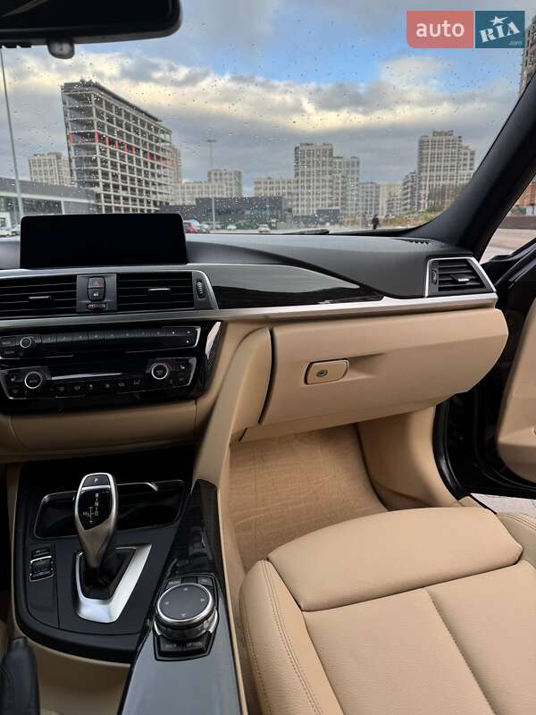 Седан BMW 3 Series 2016 в Киеве