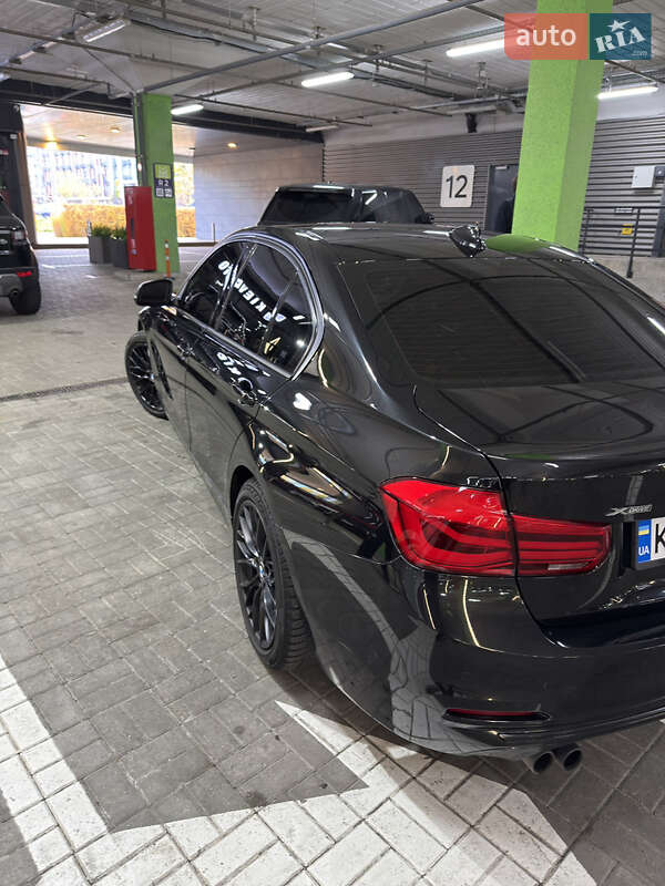 Седан BMW 3 Series 2016 в Киеве
