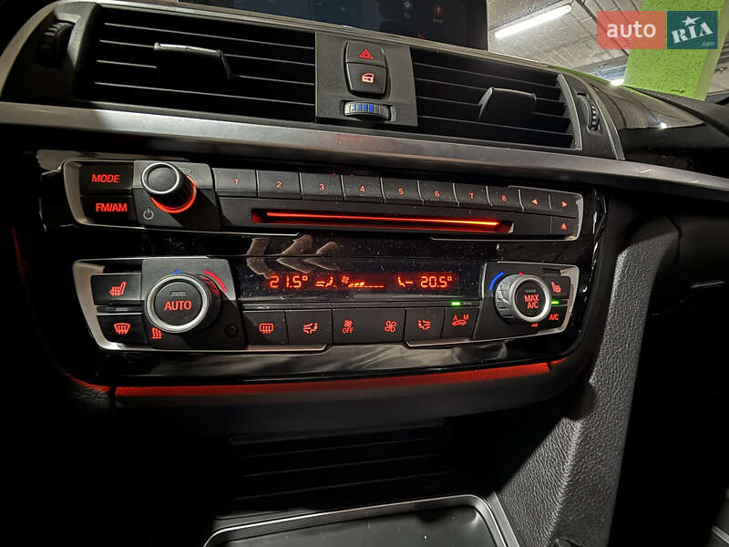 Седан BMW 3 Series 2016 в Киеве