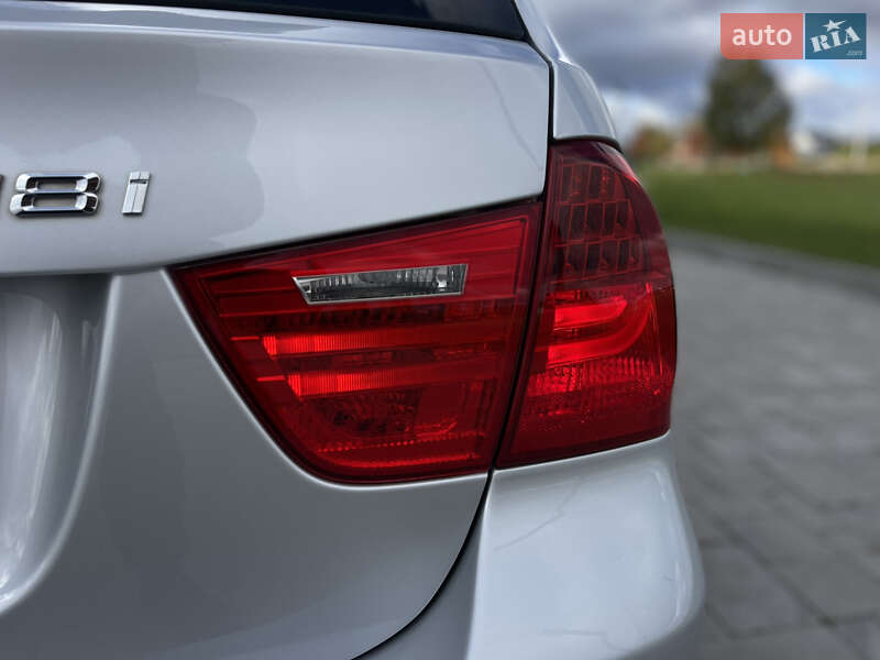 Универсал BMW 3 Series 2010 в Ровно фото 24 Универсал BMW 3 Series 2010 в Ровно
