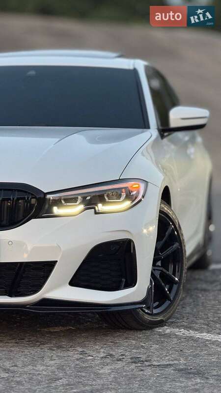 Седан BMW 3 Series 2019 в Львове