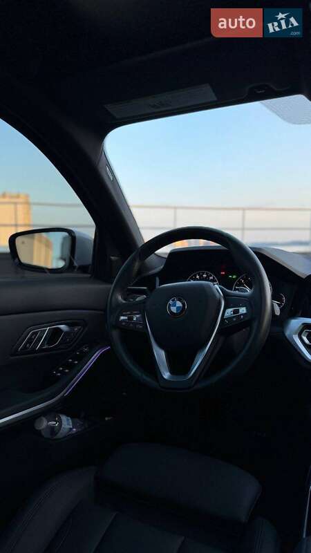 Седан BMW 3 Series 2019 в Львове