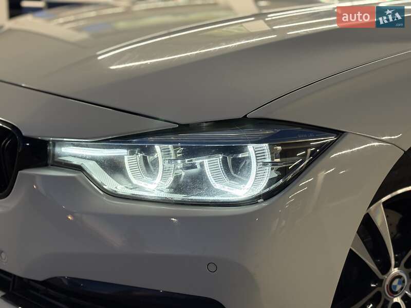 Седан BMW 3 Series 2018 в Дніпрі