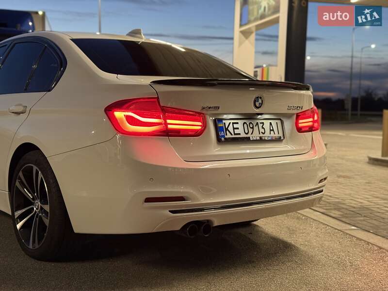 Седан BMW 3 Series 2018 в Дніпрі