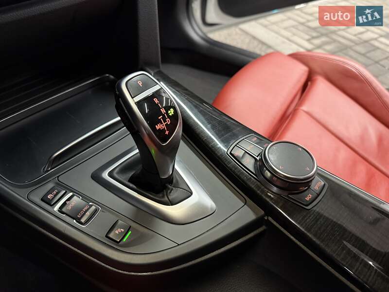 Седан BMW 3 Series 2018 в Дніпрі