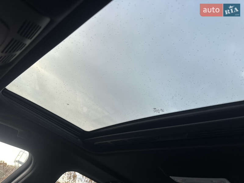 Седан BMW 3 Series 2013 в Львові