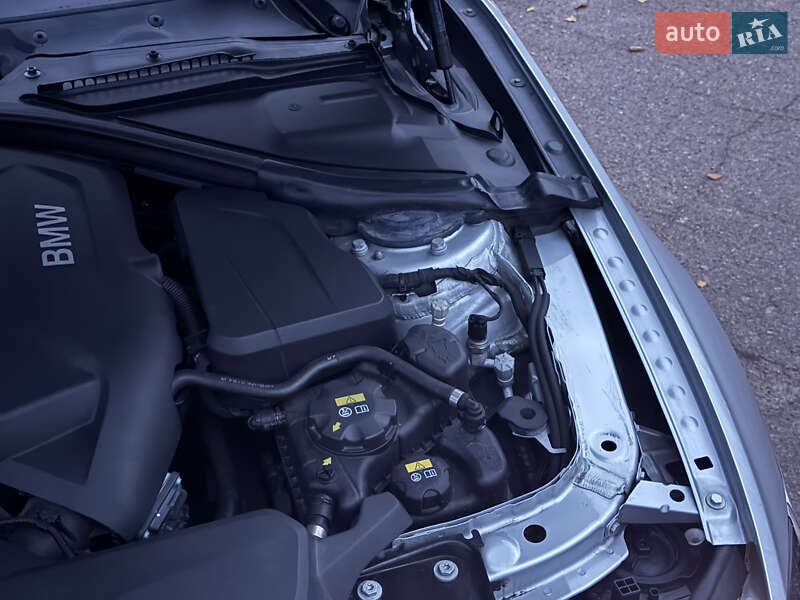 Седан BMW 3 Series 2017 в Житомире