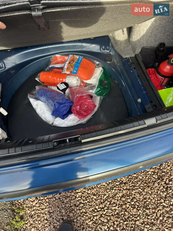 Седан BMW 3 Series 2002 в Києві