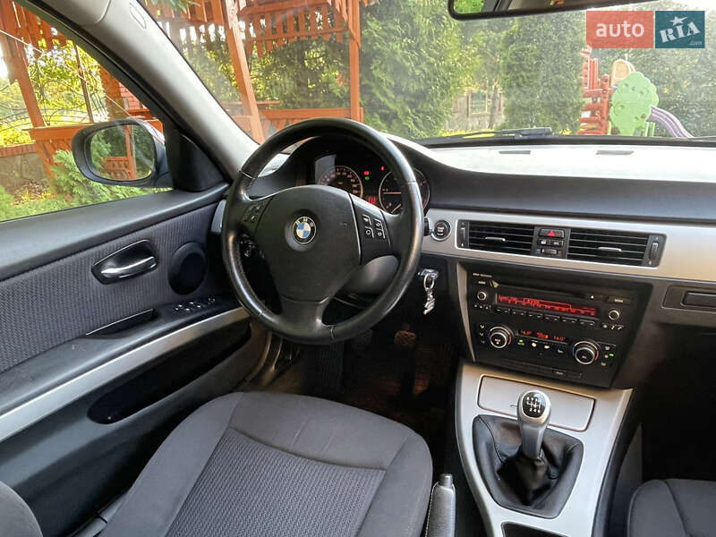 Универсал BMW 3 Series 2010 в Львове