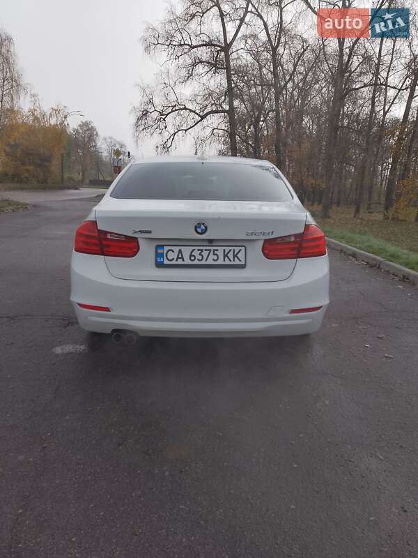 Седан BMW 3 Series 2015 в Прилуках