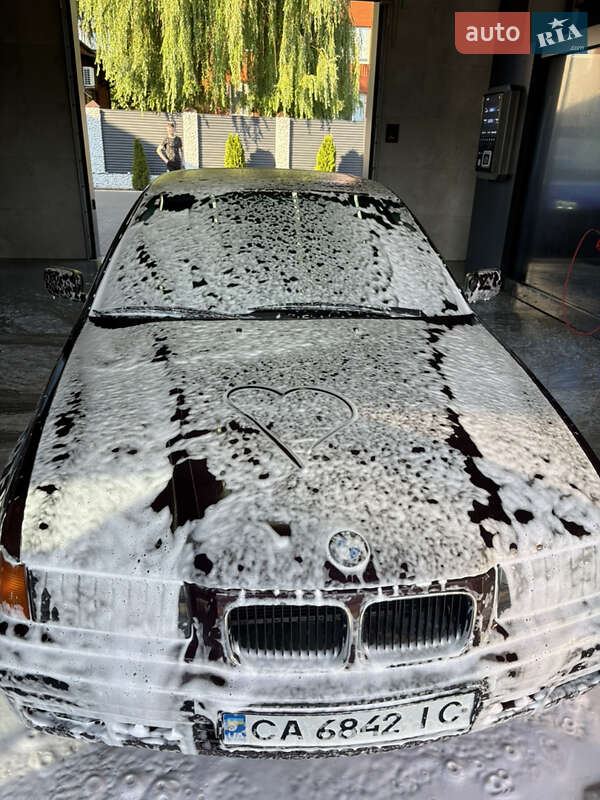 Седан BMW 3 Series 1992 в Черкассах